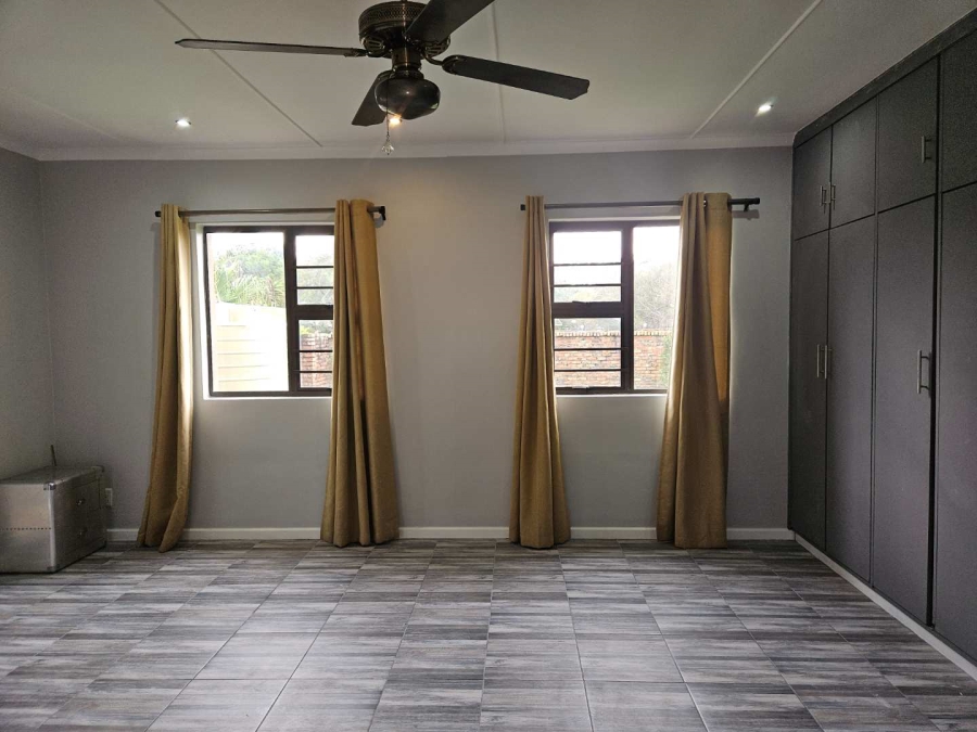 4 Bedroom Property for Sale in Greenshields Park Eastern Cape